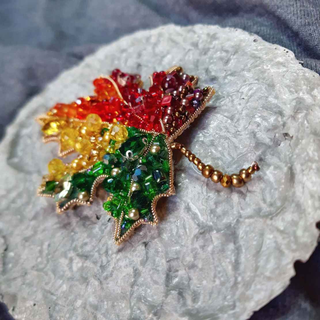 Feminine Beaded Brooch Pin – Paizz Model