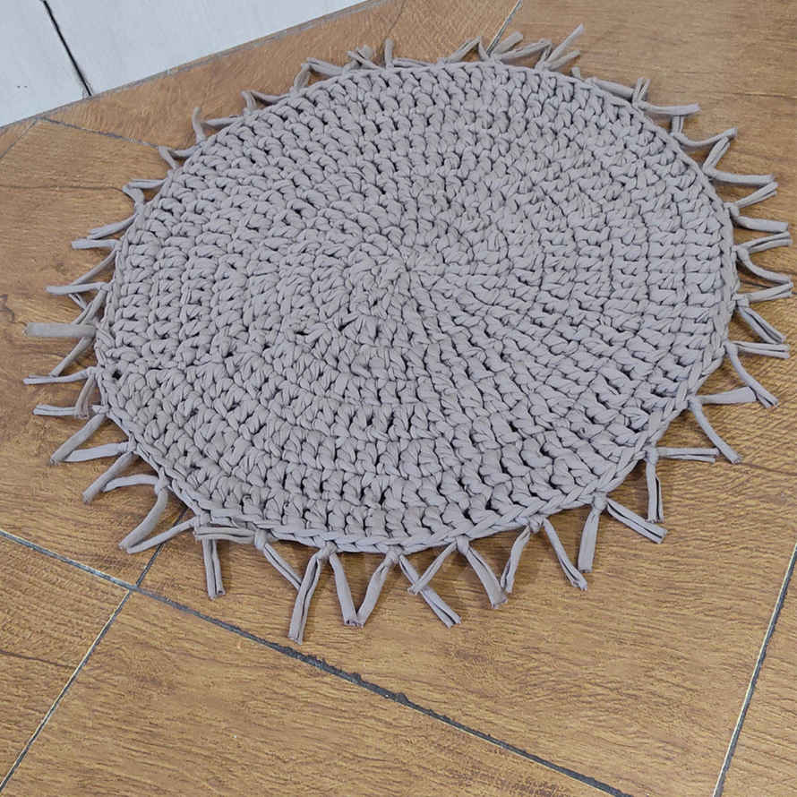 Handwoven Boho Macrame Floor Rug – Round Shape