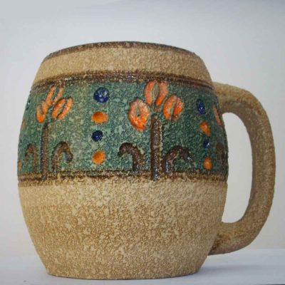 Persian Iznik Pottery Mug – Handcrafted Model Deer