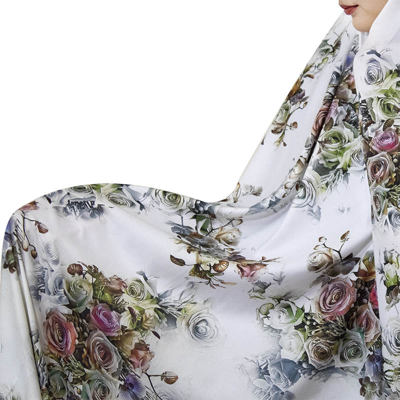 Iranian Cultural Chador for Women – Colorful, Ideal for Daily Use and Namaz, Bunch of Flowers