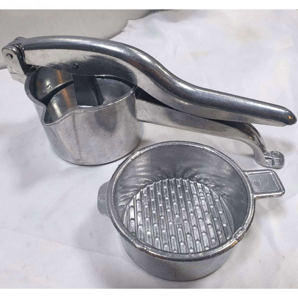 Manual Pomegranate Juicer – Yalda