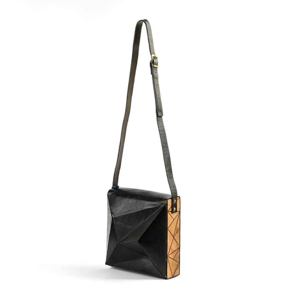 Luxurious Handcrafted Leather Crossbody Shoulder Bag – 3D Edition