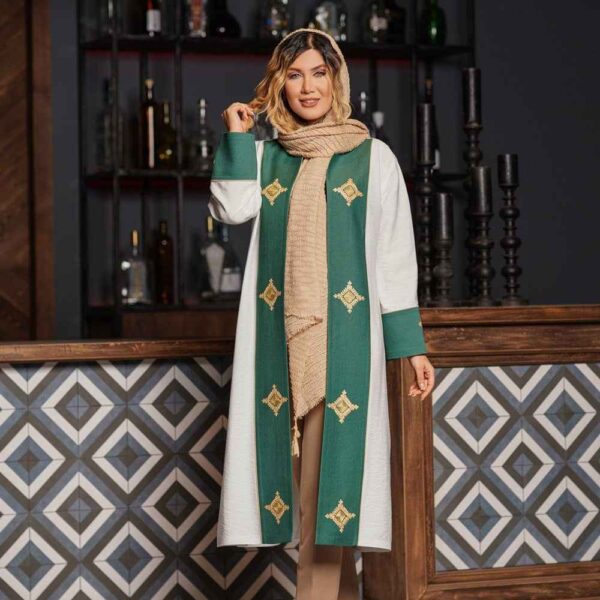 Persian Manto Model Pegah