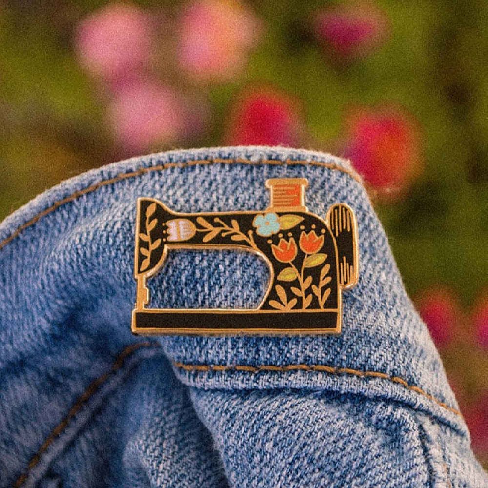 Art Deco Brooch Pin Model Sewing