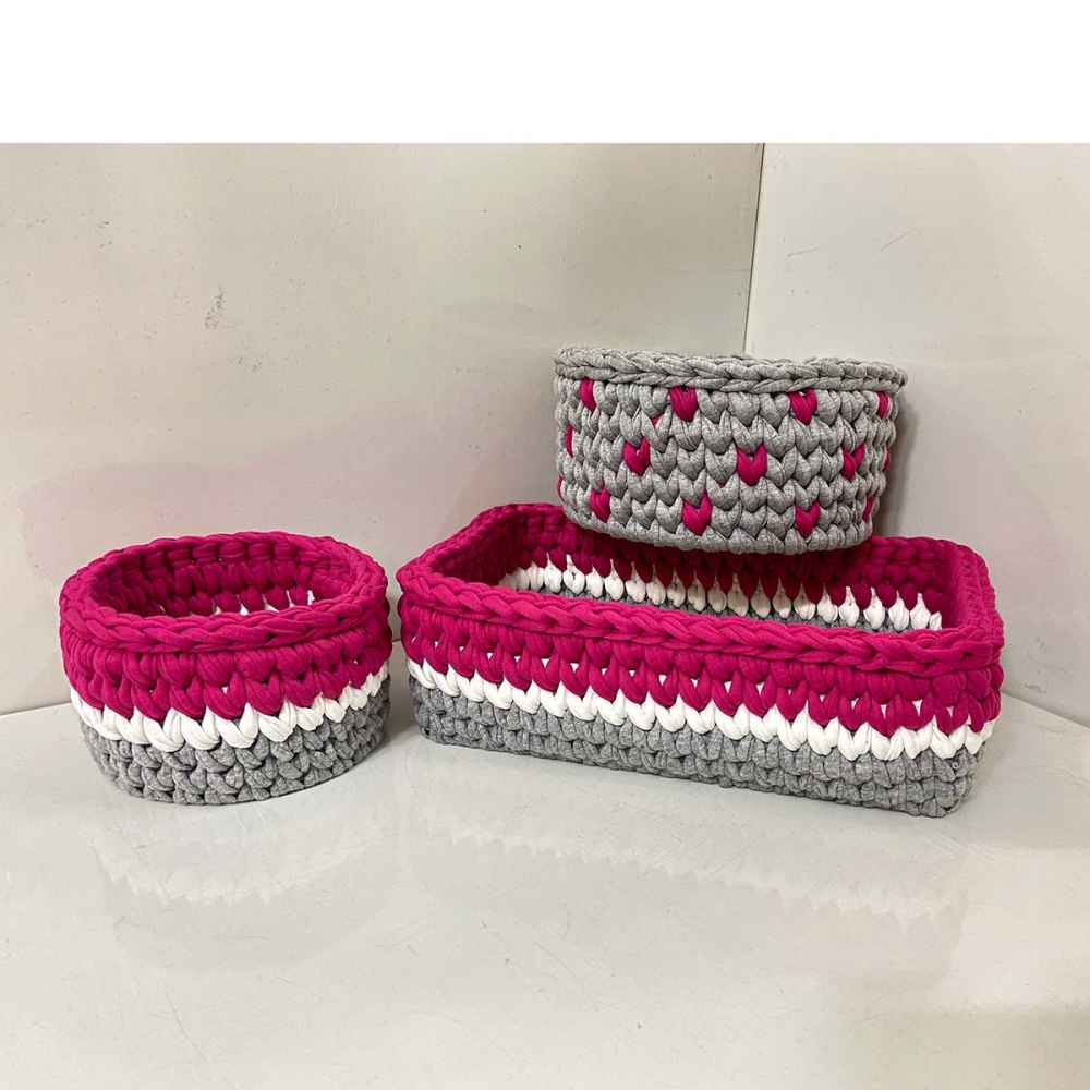 Set of 3 Crochet Storage Baskets Yarn Model Violet