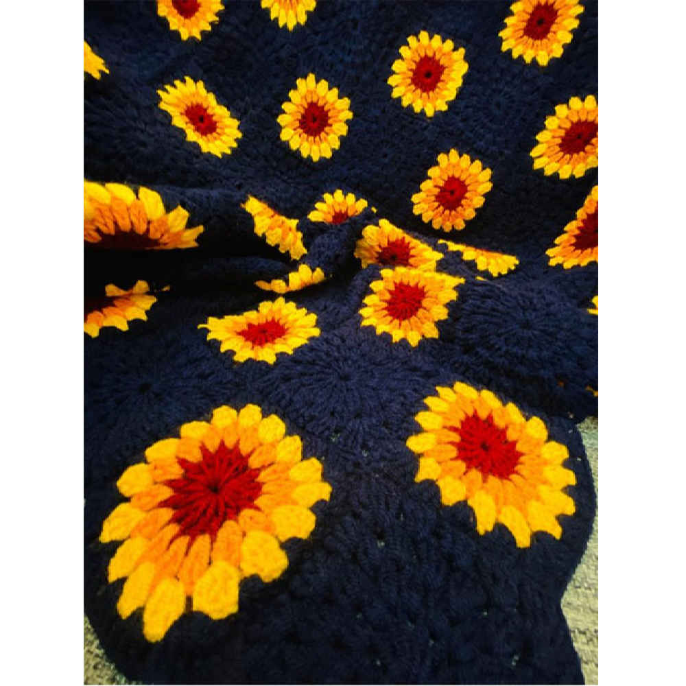 Crochet Throw for Sofa and Bed Checkered Bohemian Flower