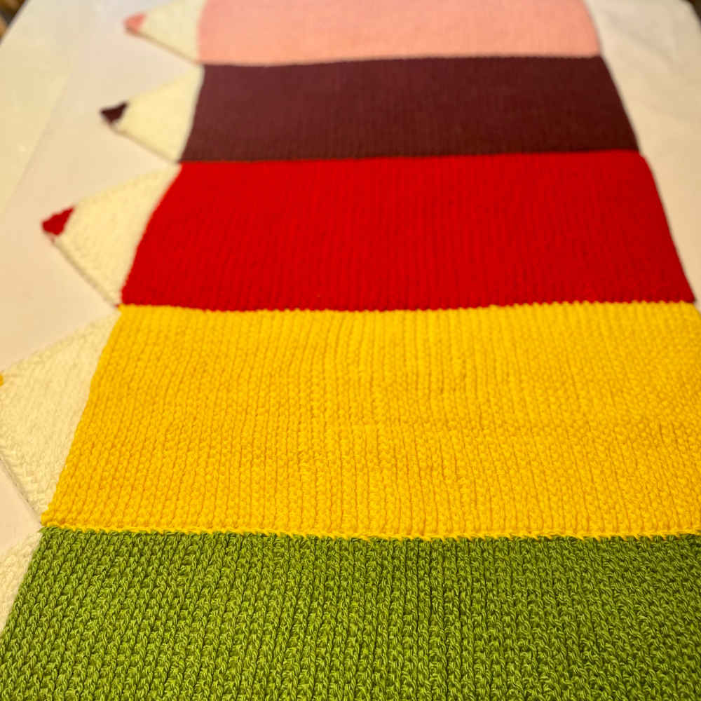 Handwoven Boho Macrame Floor Rug – Pencil Design