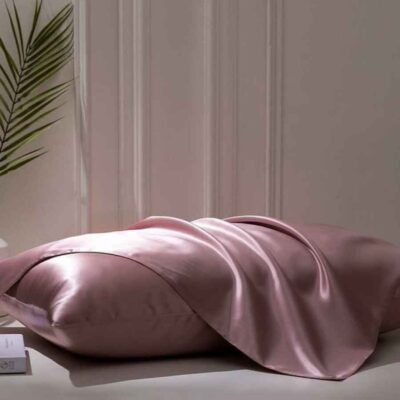 Silk Pillowcase – Standard Sized Model Melowlay (x3)