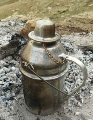 Lightweight 0.8-Liter Outdoor Camping Kettle – Compact and Ideal for Campfires