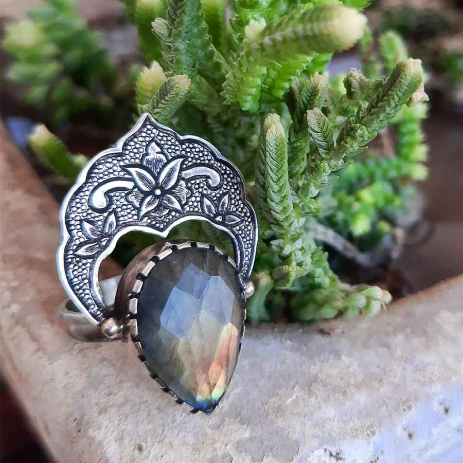 Persian Labradorite Silver Ring with Labradorite for Women