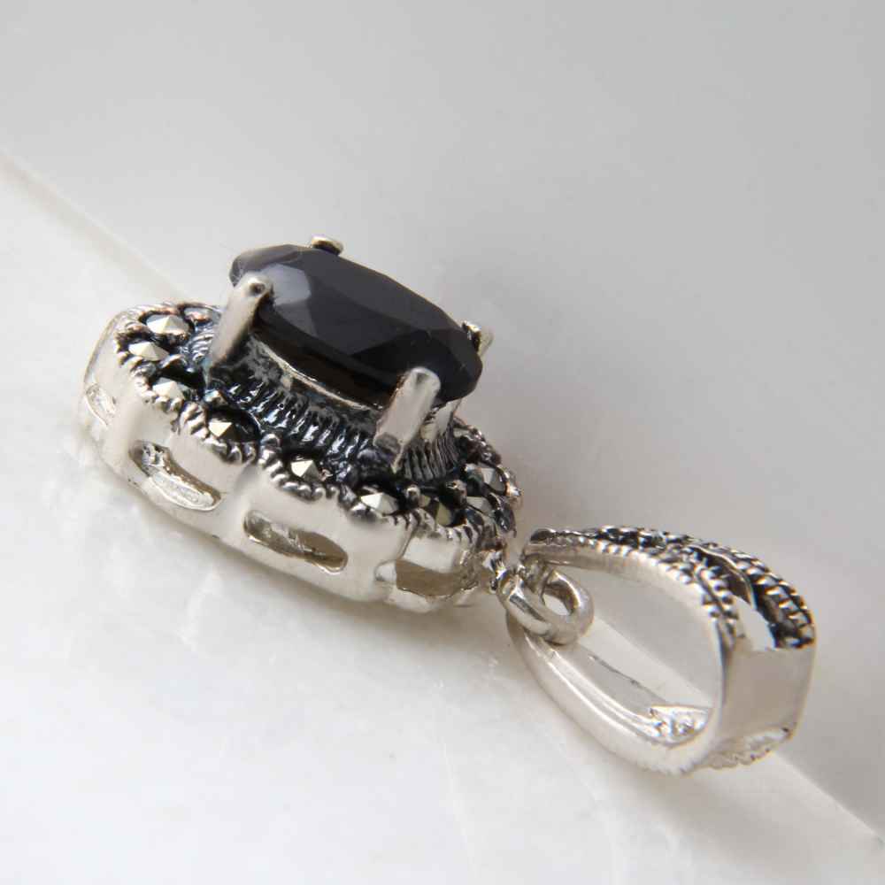 Persian Silver Pendant Classic Style with Agate Gemstone Laya