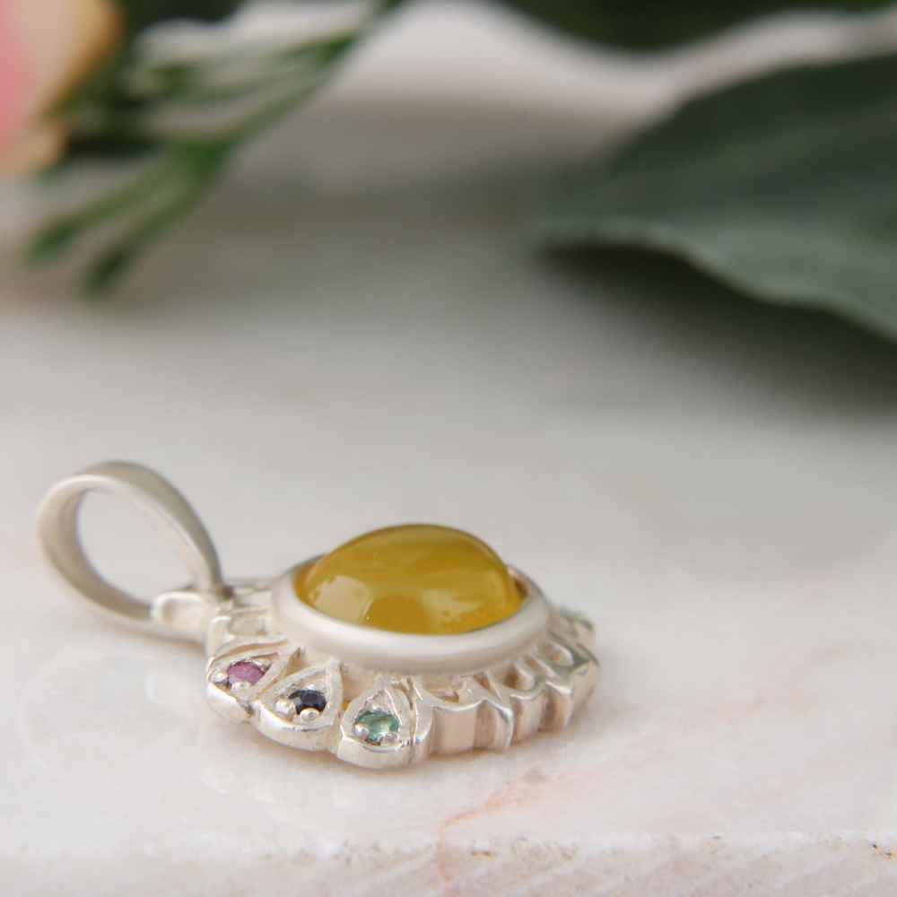 Persian Silver Pendant Classic Style with Agate Gemstone Sea