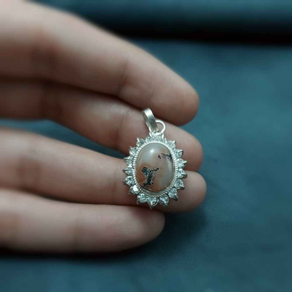 Persian Silver Pendant Classic Style with Yemeni Aqeeq Gemstone Panah