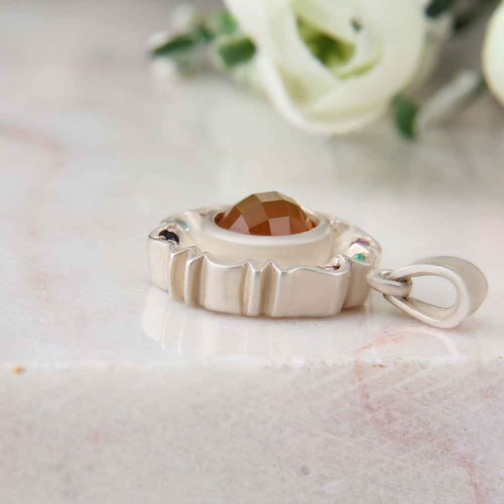 Persian Silver Pendant Classic Style with Yemeni Aqeeq Gemstone Sarvin