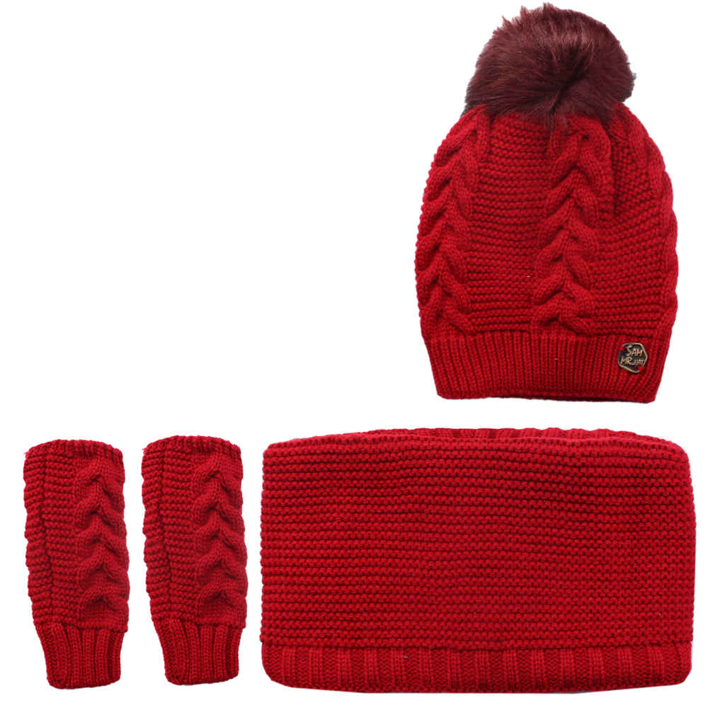 Women’s Knitted Hat and Scarf Set Model Kiana