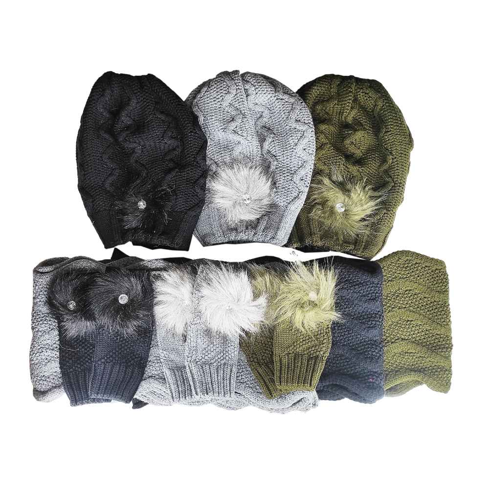 Women’s Knitted Hat and Scarf Set Model Sam