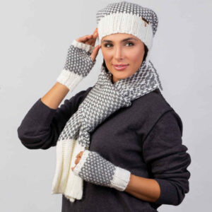 Women's Knitted Hat and Scarf Set Model Sara