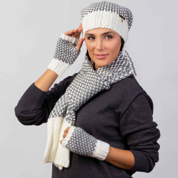 Women's Knitted Hat and Scarf Set Model Sara