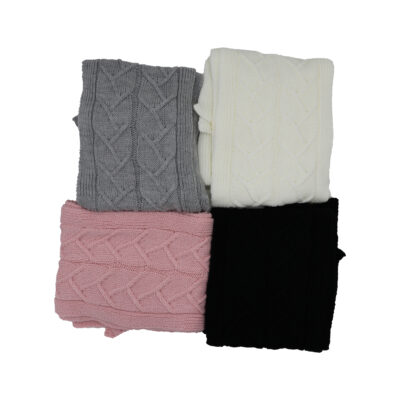 Women’s Knitted Hat and Scarf Set Model Vala
