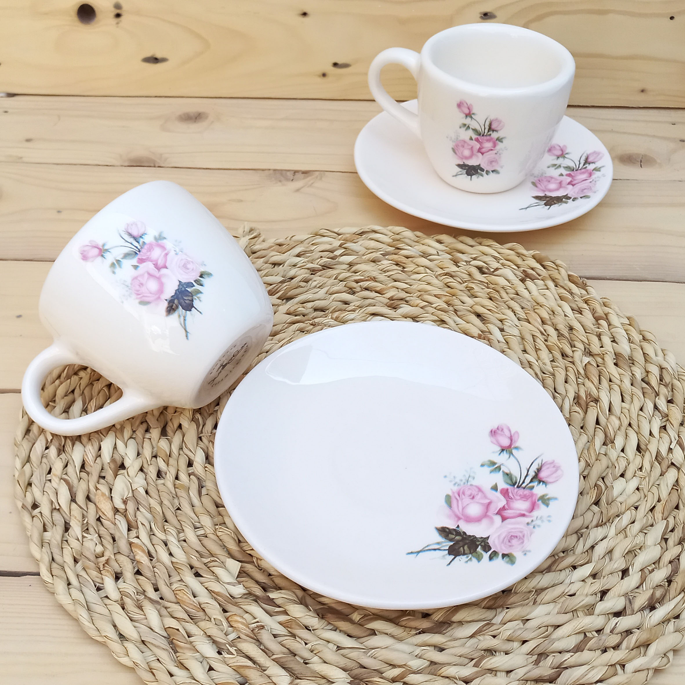 Persian Teacup Set of 2 with Saucer – Dorsa Ceramic Design