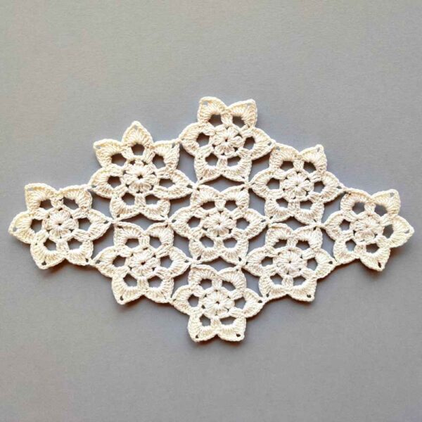 Crochet Hand Knitted Tablecloth Model Mino