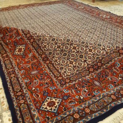 Persian Wool Carpet Hand-Knotted Model Bahareh