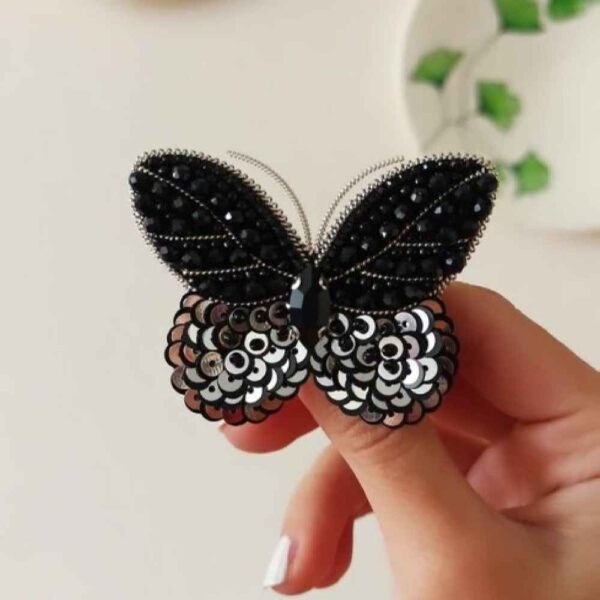 Handmade Beaded Feminine Brooch Pin – Dark Model