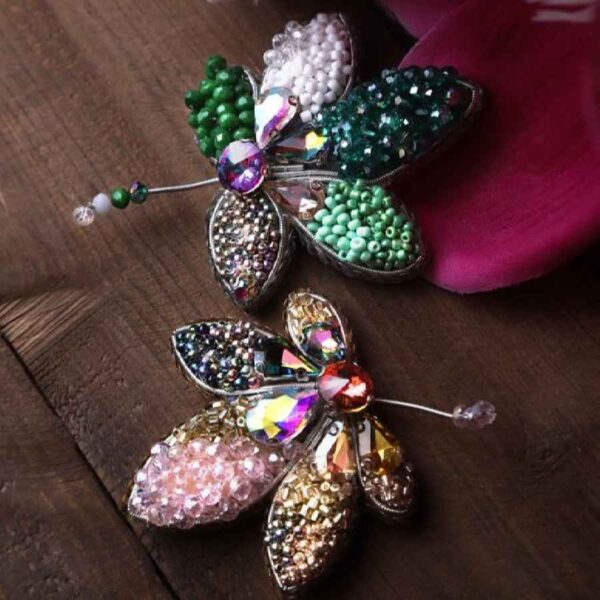 Feminine Handmade Beaded Brooch Pin – Leaf Design