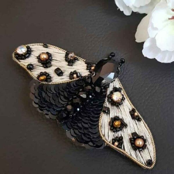 Handmade Feminine Beaded Brooch Pin – Shaparak Design