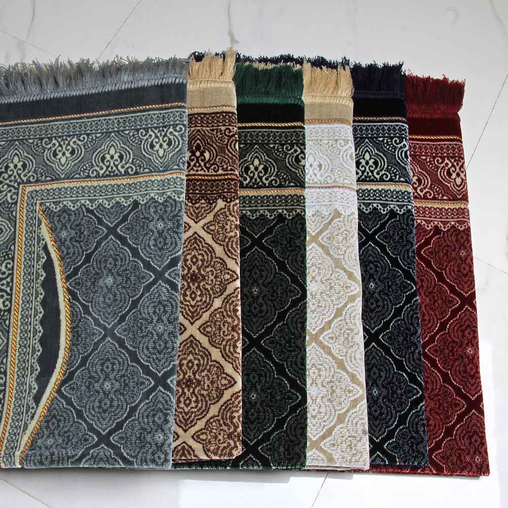 Islamic Prayer Rug Padded Velvet Sajadah with Green Mihrab Design for Muslims