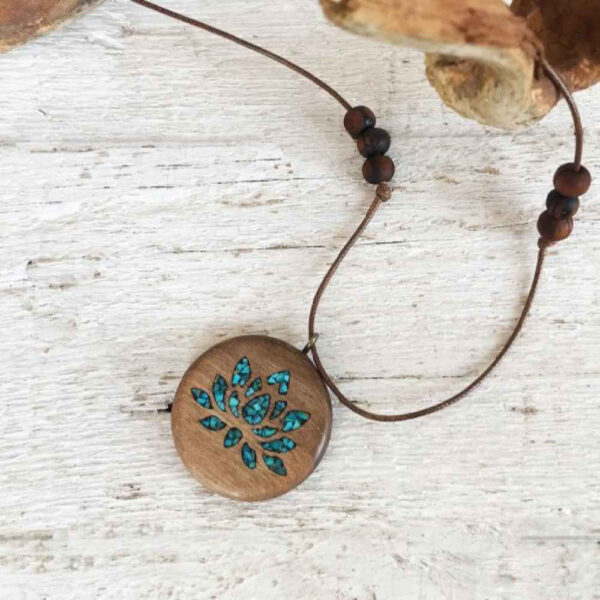 Wood & Turquoise Pendant Necklace Model Nastaran