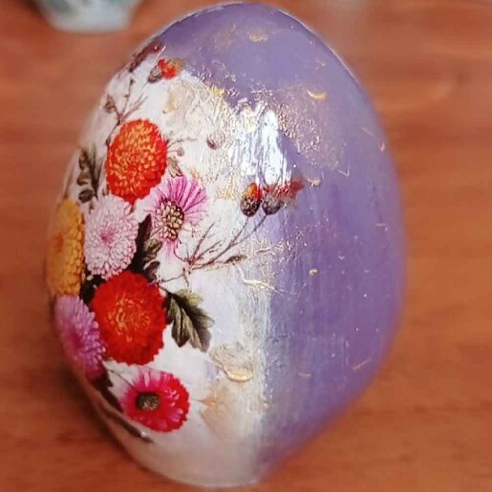 Decorative Hand Painted Pottery Egg – Floral