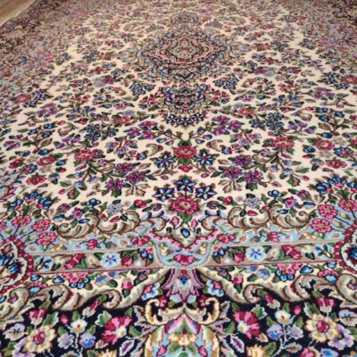 Persian Wool Carpet Hand-Knotted Model Ladan