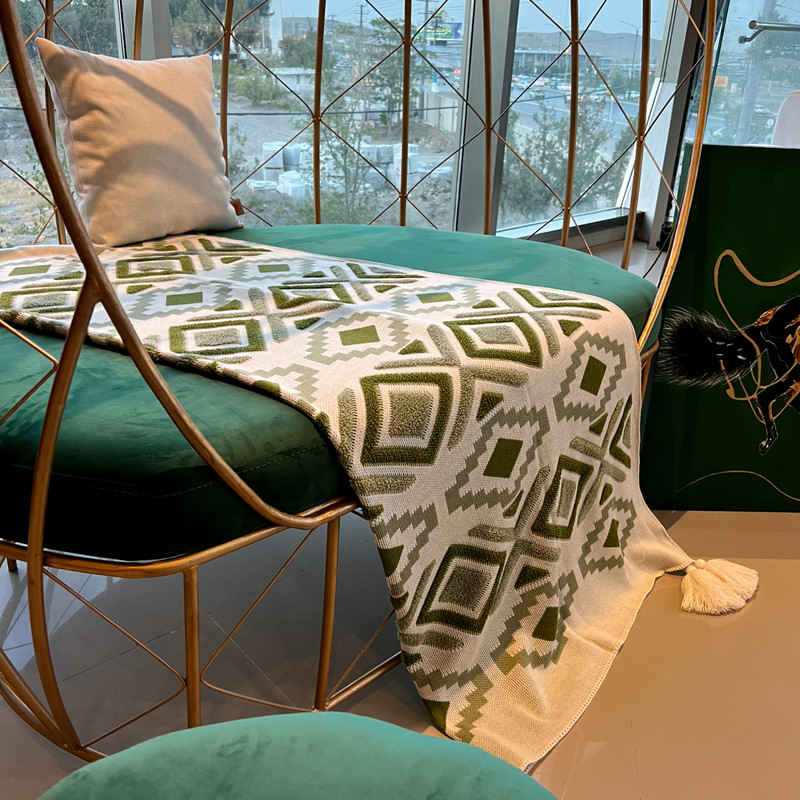 Soft & Light Knitted Throw for Sofa & Bed Model Punch