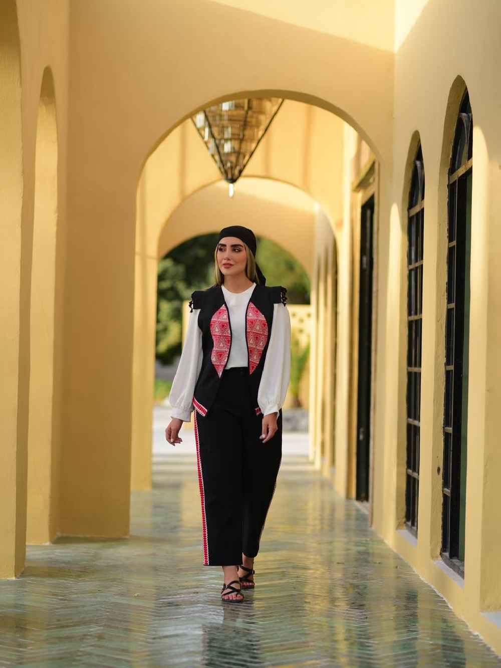 Women’s Vest, Tunic & Pants Set Model Gunash