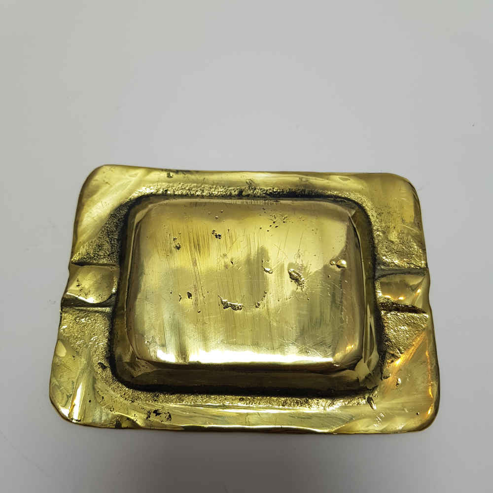 Hand Engraved Brass Ashtray – Artistic Intricate Design Yasna