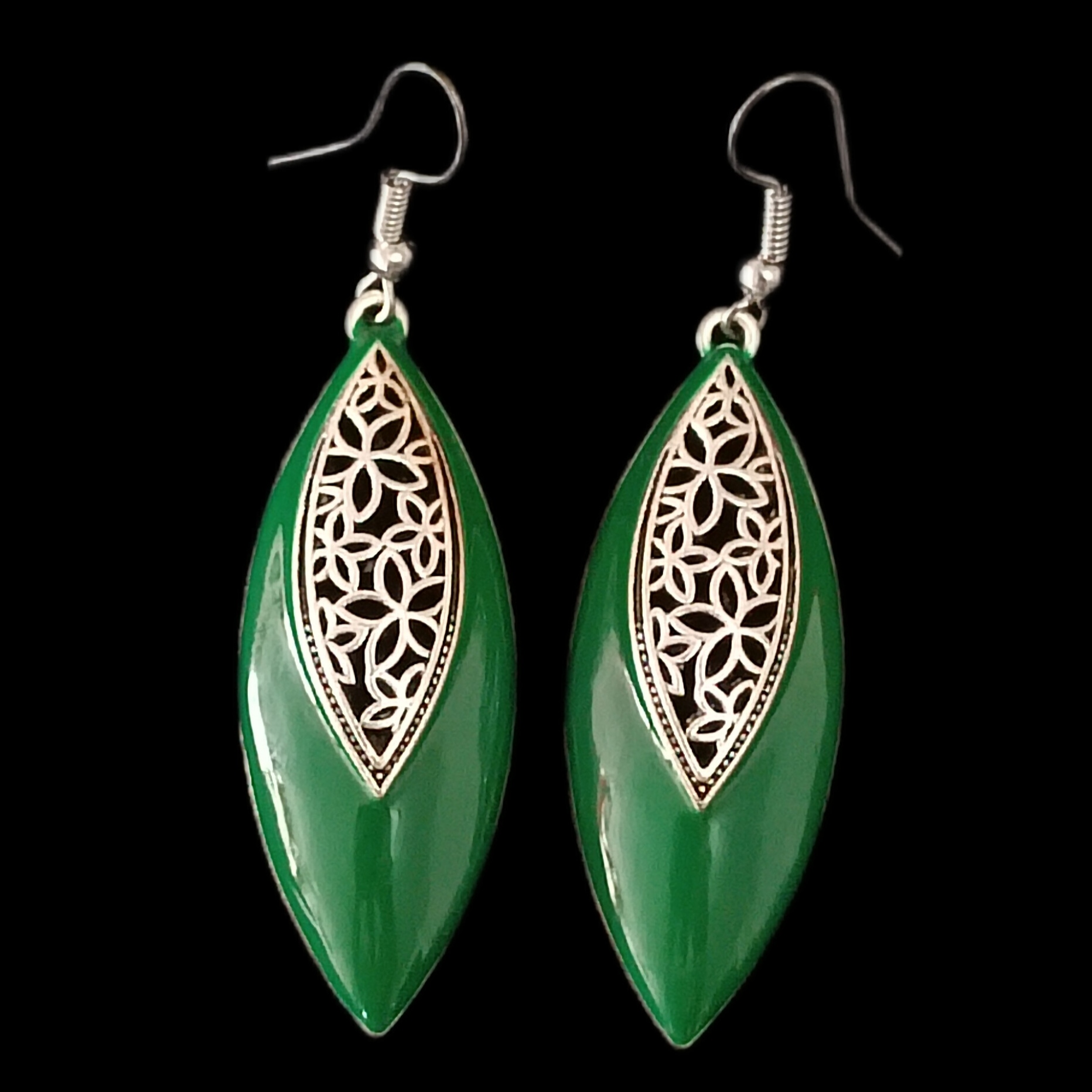Dangle Metal Earrings with Traditional Style Naz