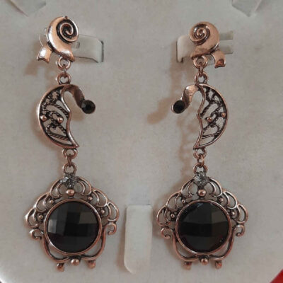 Dangle Metal Earrings with Traditional Style Saba