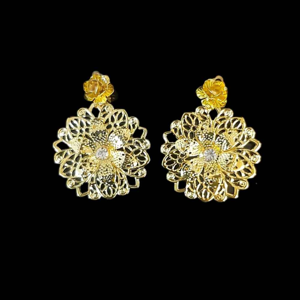 Dangle Metal Earrings with Traditional Style Shams