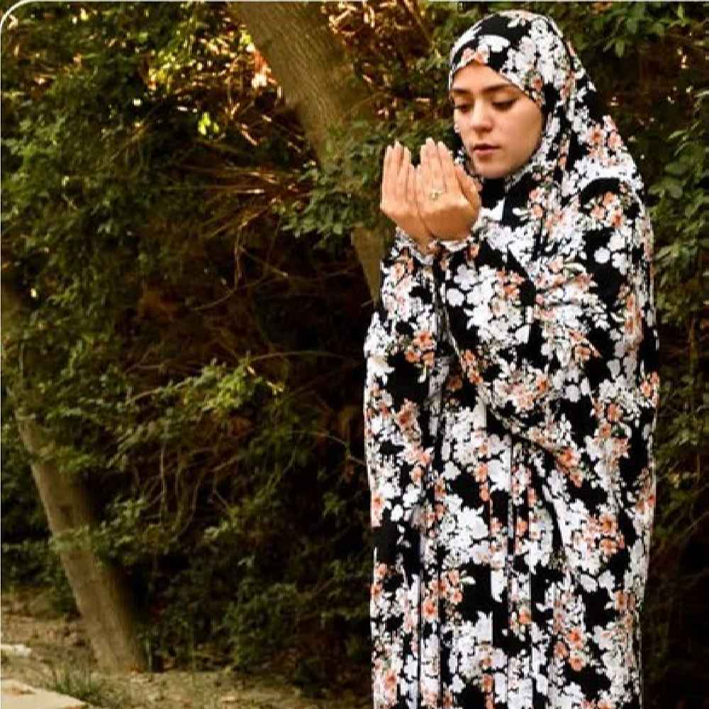 Islamic Namaz Chador with Sleeves for Women Ideal for Praying – Floral Pattern Zara
