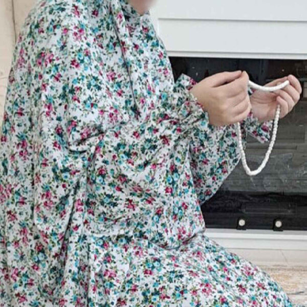 Islamic Namaz Chador with Sleeves for Women Ideal for Praying - Floral Pattern Helma
