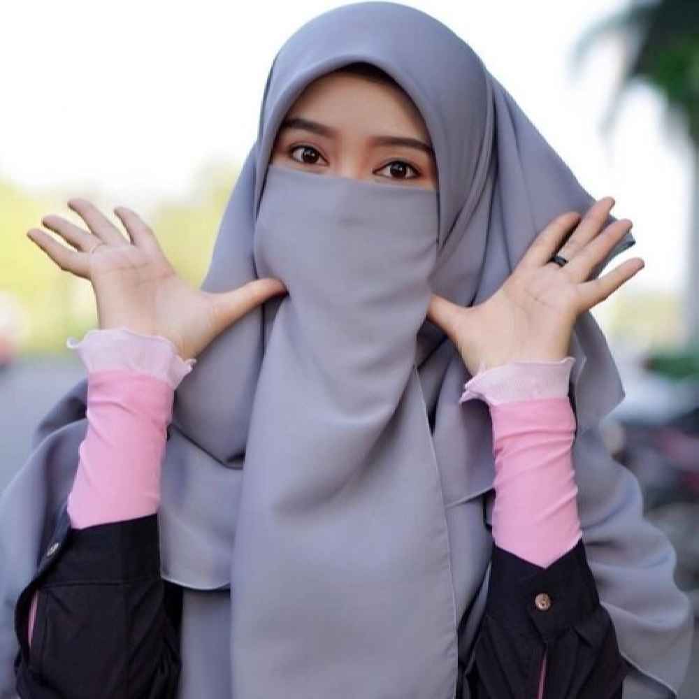 Gray Islamic Crepe Square Scarf & Niqab Set for Women