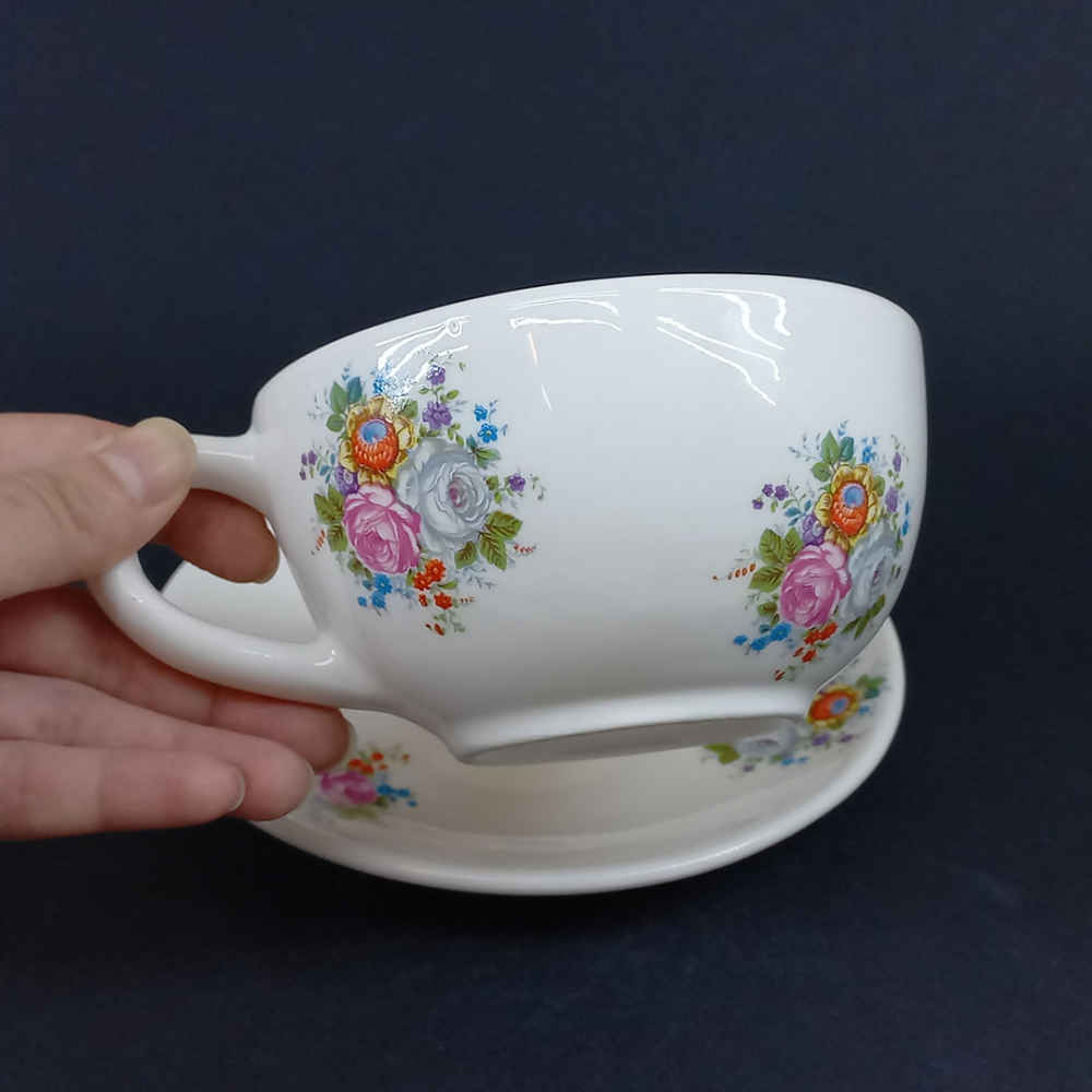 Persian Teacup with Saucer – Garden Ceramic Design