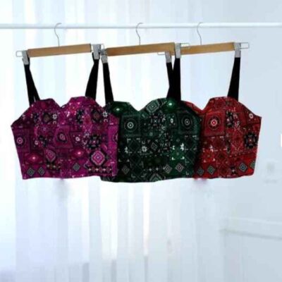 Women’s Embroidered Crop Cami Top Model Noora