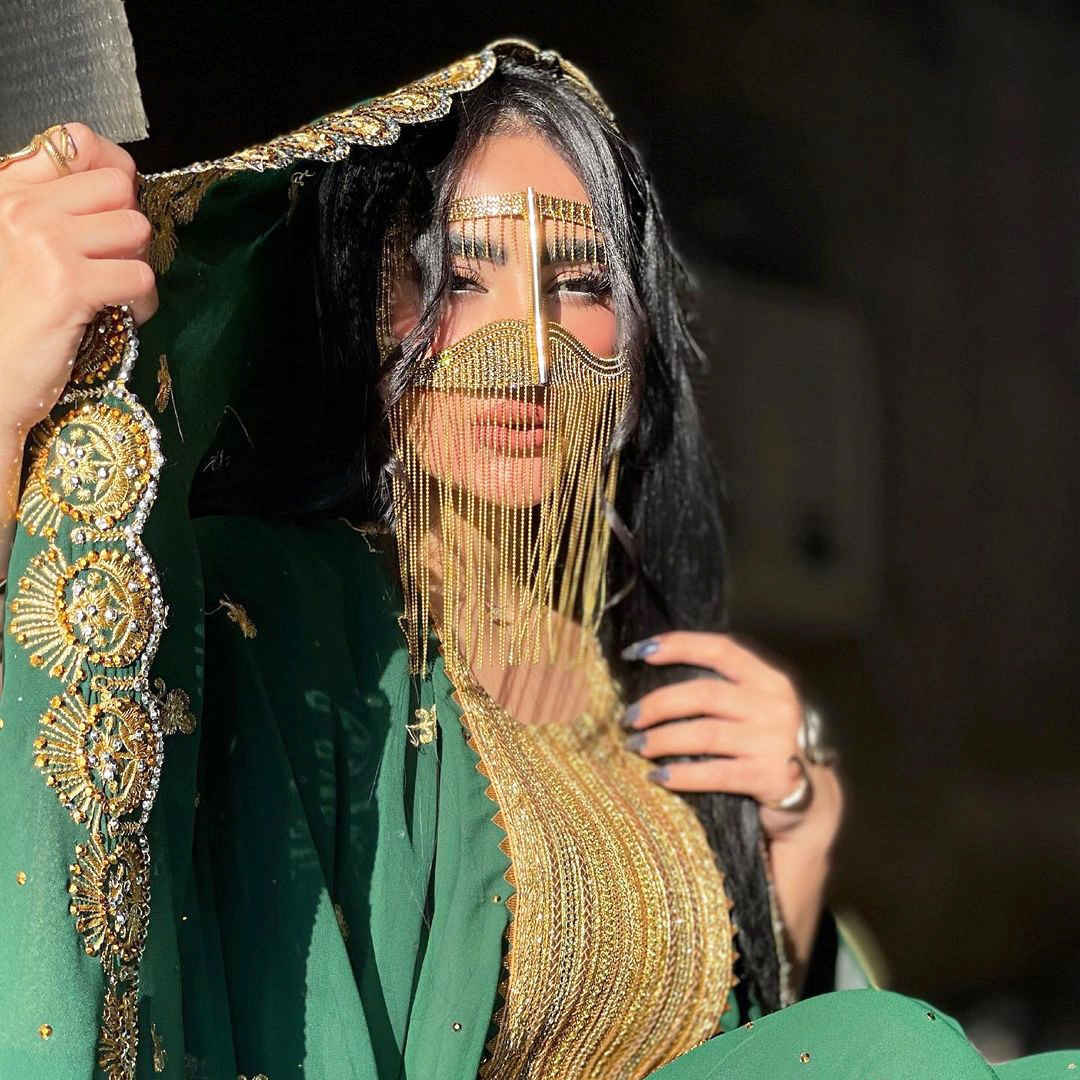 Handcrafted Battoulah Mask - Gulf Burqa Nahid Model