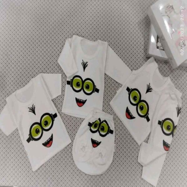 Newborn Clothes Set of 5 with Minions Pattern