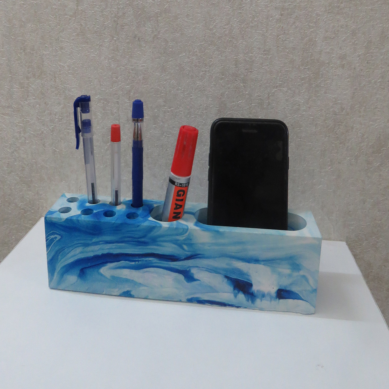 Rage Tone – Bold Marble Design Pen Holder in Stone Finish