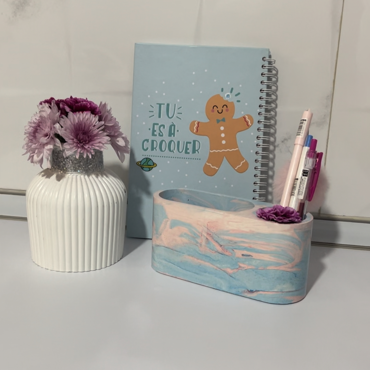 Sana Look – Modern Stone Pen Organizer with Sleek Marble Design