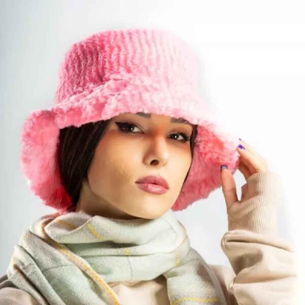 Women's Faux Fur Bucket Hat - Model Simple Pink