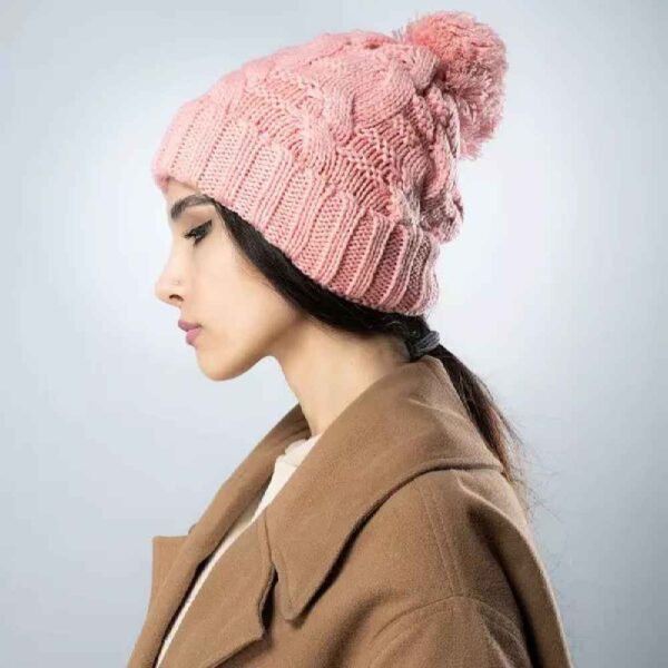 Women's Knitted Winter Beanie - Model Thick